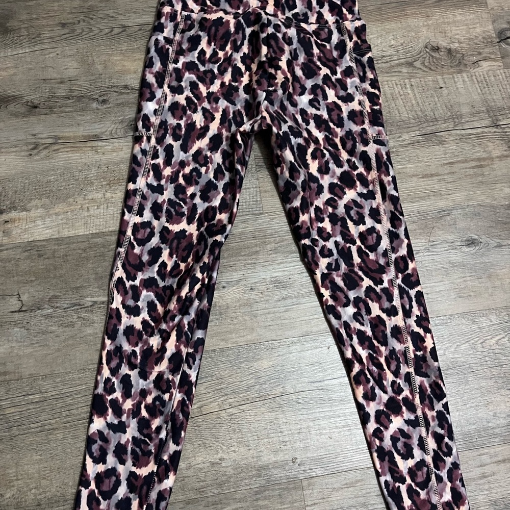 Bally Total Fitness athletic leggings